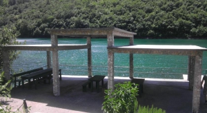catalog_featured_images/1685/1489953871Bed-and-Breakfast-Teatar.jpg
