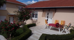 catalog_featured_images/1696/1489953881Rooms-Agava.jpg