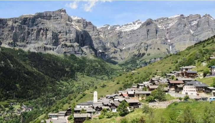 Gradic u svicarskim alpama placa Vam da zivite u njemu